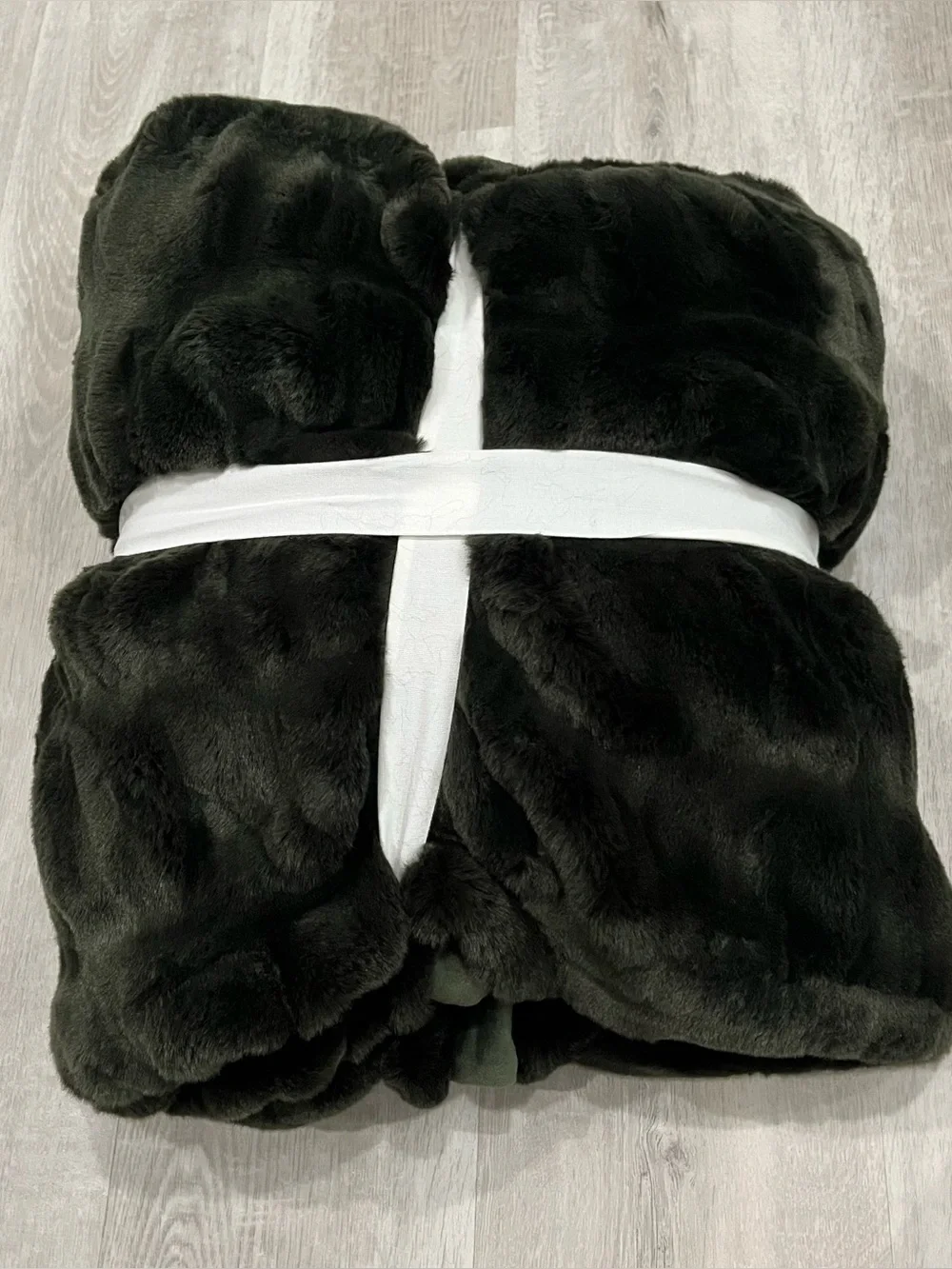 Pottery Barn Ruched Faux Fur Throw Blanket Sycamore Green 50x60 NWT Luxury